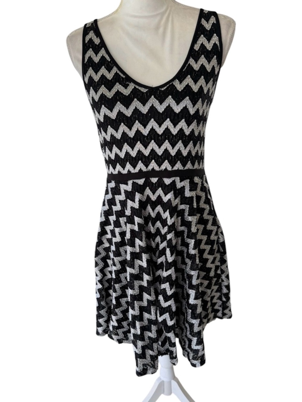 Studio Y Blsck and silver body con fit and flare party dress womens
